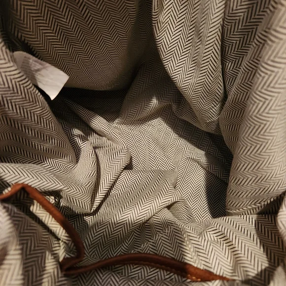 Large Steve Madden Purse - Picture 9 of 10